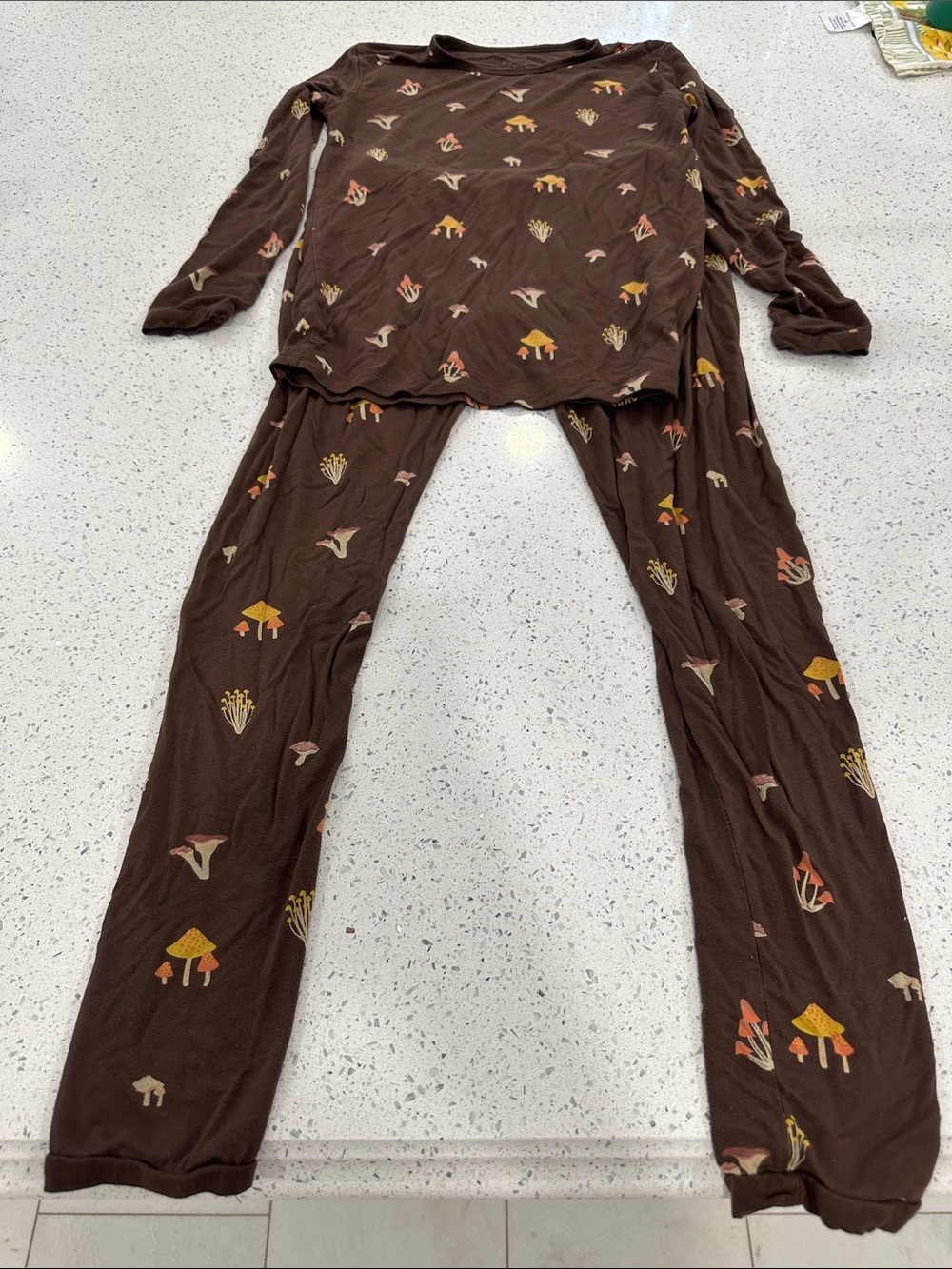 Kyte BABY Brown Mushroom Print Pajama Set with Orange & Cream Accents